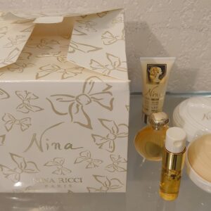 COFFRET NINA - EDT 6 ML + Savon 25 g + Huile Corps 4 ML + Creme 10 ML de RICCI