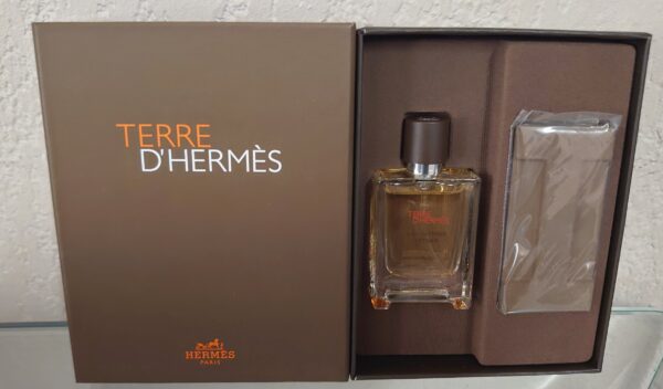 COFFRET TERRE D' HERMES - Eau Intense Vetyver - EDP 12,5 ML + Pierre a Parfumer de HERMES
