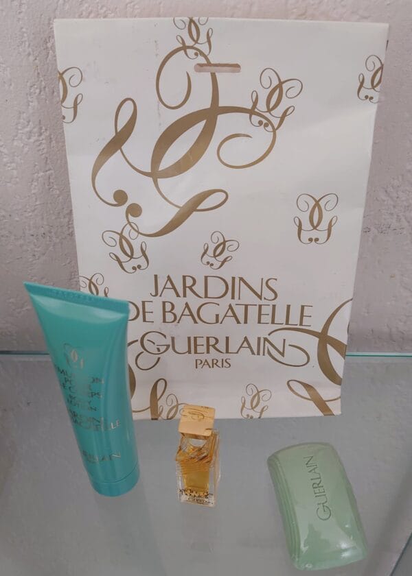 COFFRET JARDINS DE BAGATELLE - EDP 4 ML + Emulsion Corps 25 ML + Savon 25 g. de GUERLAIN