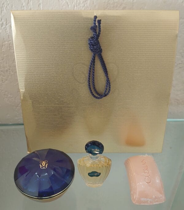 COFFRET SHALIMAR - EDT 5 ML + Creme Soyeuse Corps 20 ML + Savon 25 g. de GUERLAIN