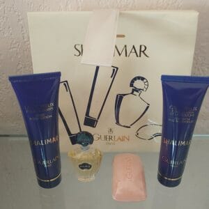 COFFRET SHALIMAR - EDT 5 ML + Gel Bain 25 ML + Lait Corps 25 ML + Savon 25 g. de GUERLAIN