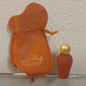 DECI DELA - Flacon Bordeaux - PARFUM 5 ML de RICCI