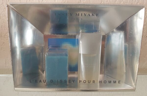 COFFRET L' EAU D' ISSEY POUR HOMME - EDT 7 ML + Bougie 38 g. de MIYAKE