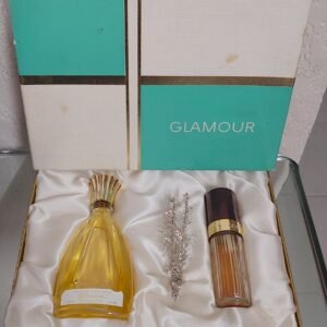 COFFRET GLAMOUR - EDC Haut 10 cm + Parfum Vapo de Sac 85 cm de Haut de BOURJOIS