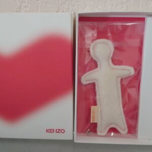 COFFRET VOODOOLOVE - KENZOFLOWER - Poupée Parfumée + EDP 4 ML de KENZO