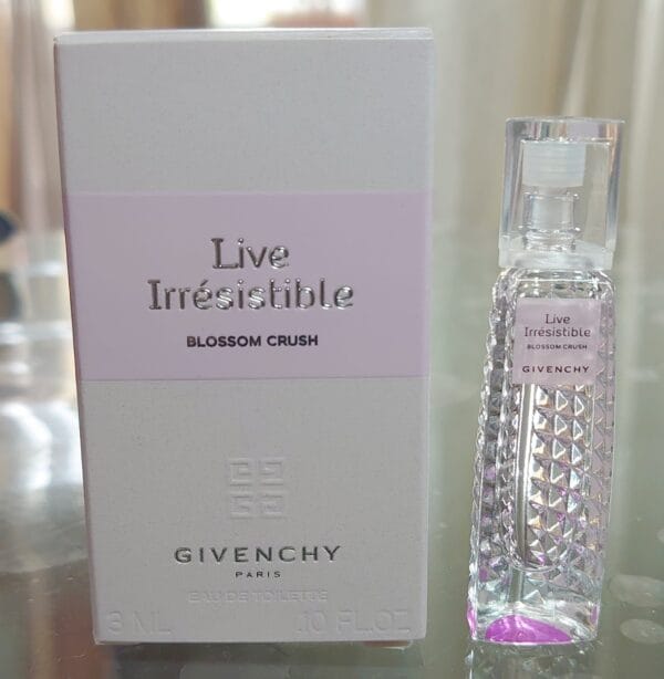 LIVE IRRESISTIBLE - BLOSSOM CRUSH - EDT 3 ML de GIVENCHY