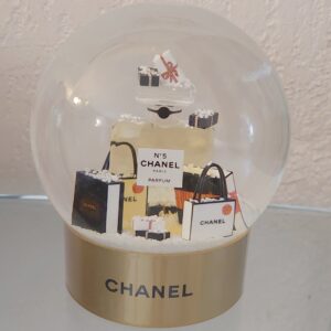 BOULE A NEIGE - Boite Blanche de CHANEL