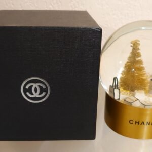BOULE A NEIGE DE NOEL CHANEL - Sapin Doré de CHANEL
