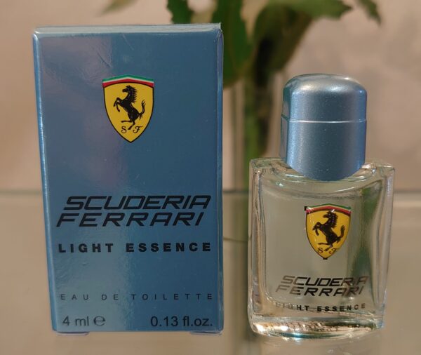 SCUDERIA - LIGHT ESSENCE - EDT 4 ML de FERRARI