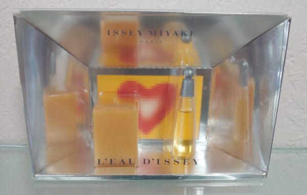 COFFRET L ' EAU D' ISSEY - EDT 3 ML + Bougie 38 g. de MIYAKE