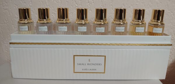 COFFRET SMALL WONDERS - 8 X PARFUM 4 ML de ESTEE LAUDER