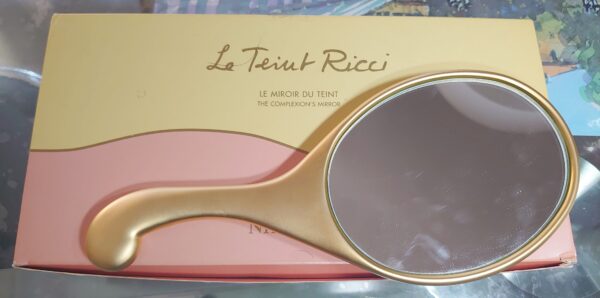 LE MIROIR DU TEINT - 25 cm Long de RICCI