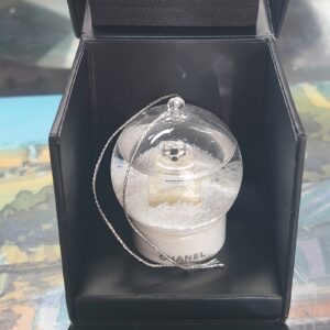 N° 5 L' EAU- Mini Boule à Neige de Noel de CHANEL