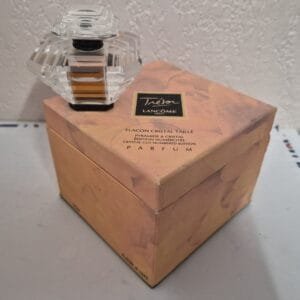 TRESOR - Collection Prestige Numérotée N° 1243 - Flacon Pyramide Cristal Taillé - PARFUM 7,5 ML de LANCOME