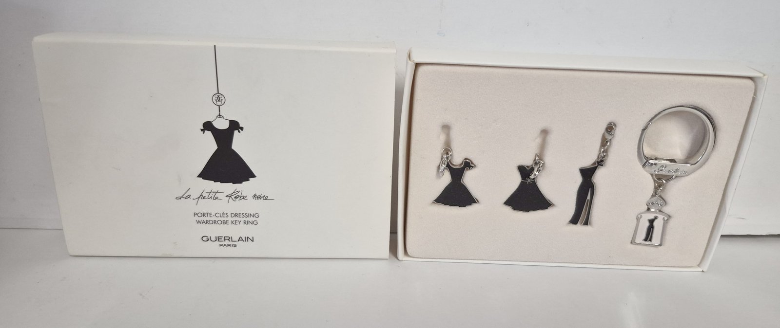 PORTE CLES DRESSING – La Petite Robe Noire de GUERLAIN