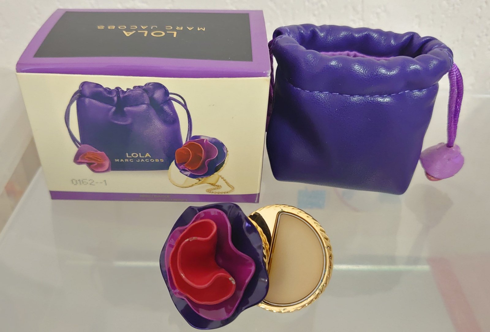 LOLA – Concrete de Parfum 0,75 g. de JACOBS
